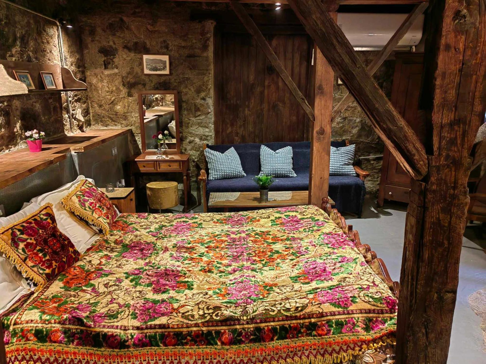 Country house Pitharia *